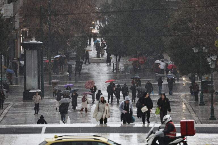 Διαβάστε στην Απογευματινή: Αγωνία για το Άγιο Φως – Στον αέρα η τελετή αφής στα Ιεροσόλυμα