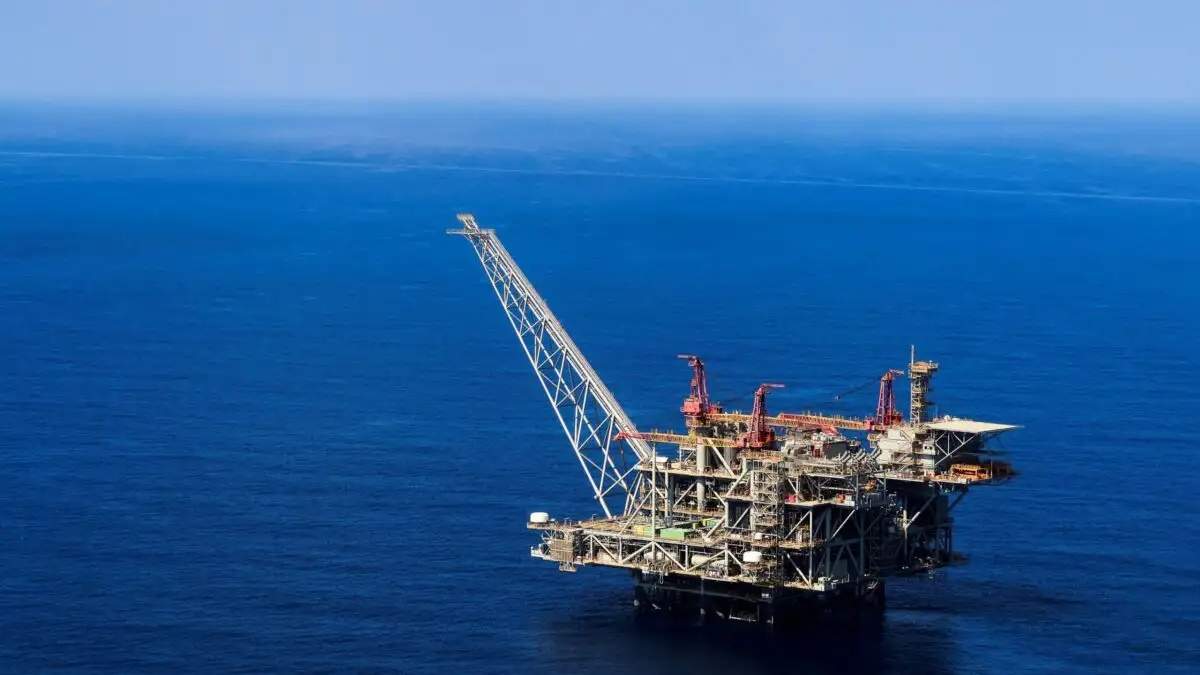 Αμπελόκηποι: 40χρονη πήρε «παραμάζωμα» 14 οχήματα προσπαθώντας να παρκάρει – Ήταν υπό την επήρεια αλκοόλ