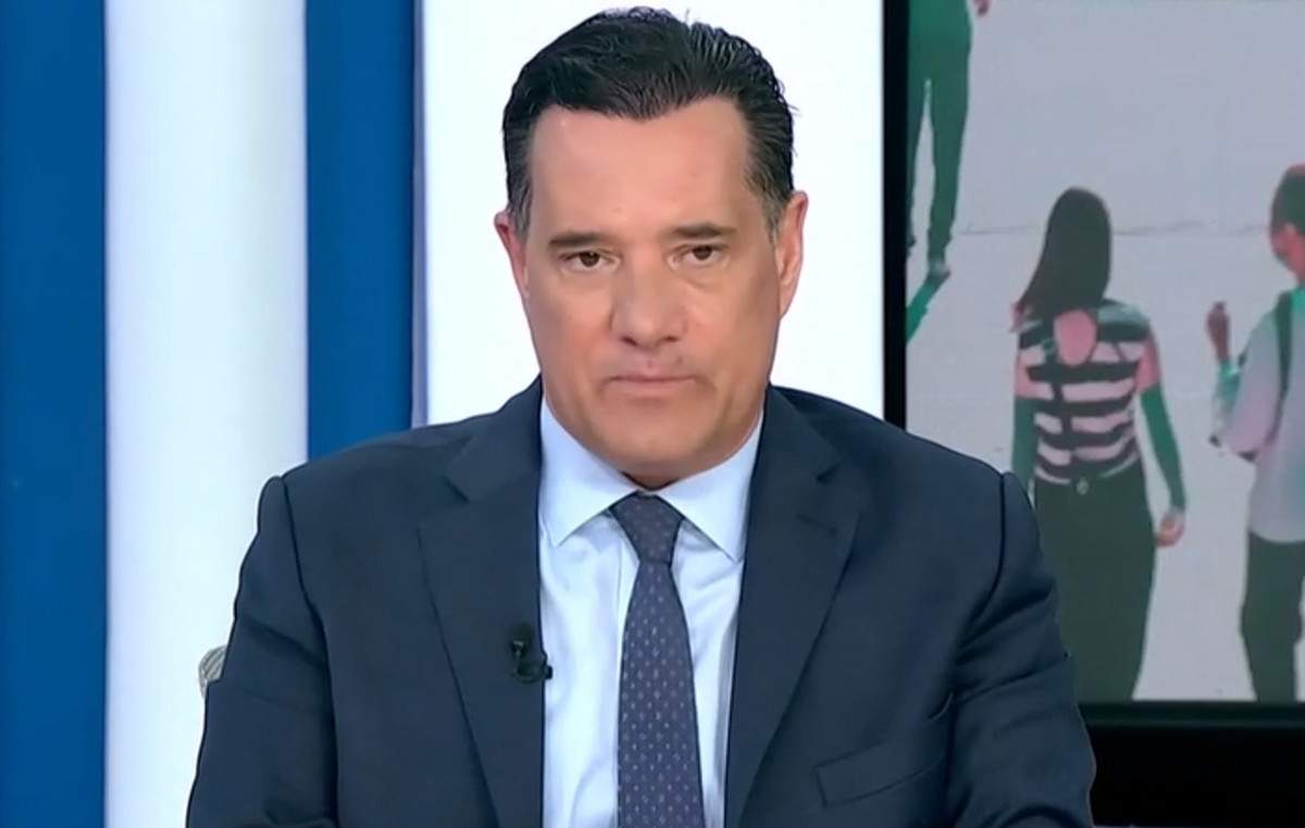 Ο Γιάννης Καλλιάνος αποκάλυψε ότι απέβαλε η σύζυγός του: «Εδώ και δέκα μέρες κλαίει συνεχώς» (video)