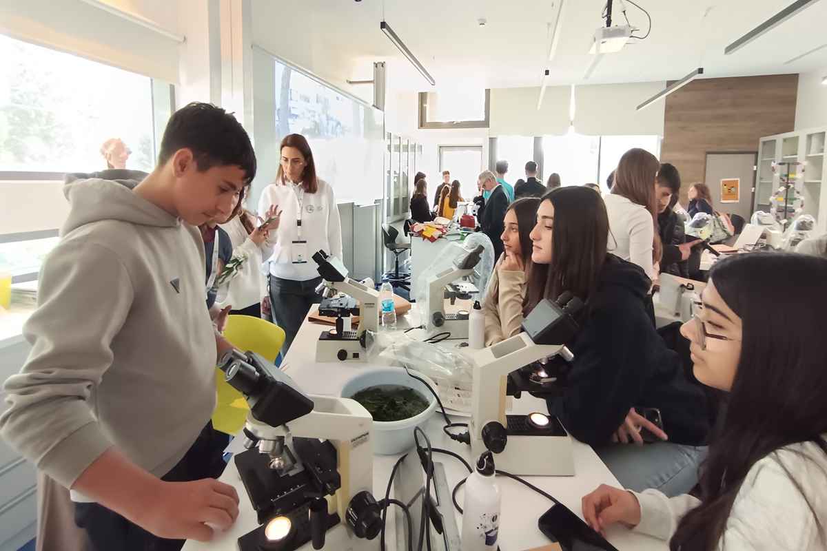 Λήμνος: Φραγκουδάκη, Ζαφειρίου και Καργιακλής – Η «μαγική τριάδα» της ΑΠΟΘΗΚΗΣ ζωντανεύει τον Τριβιζά!