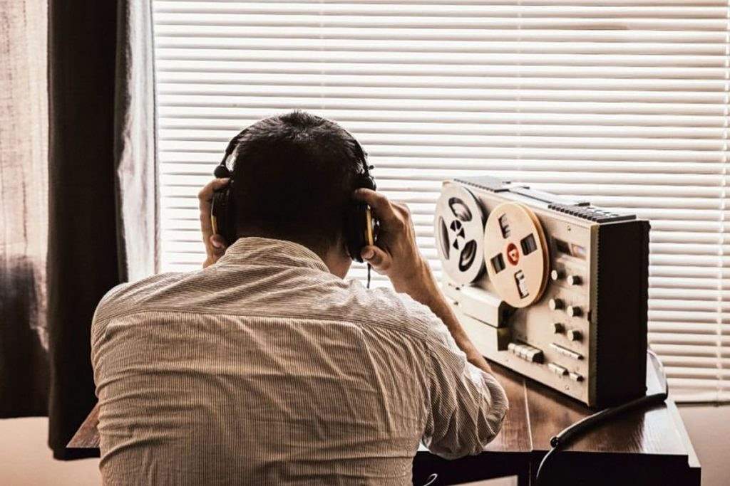 Άγιος Έρωτας: Την πνίγει και την πετάει στα σκουπίδια