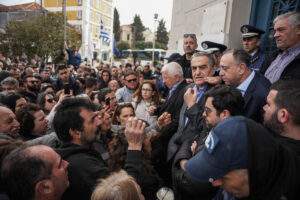 Θεσσαλονίκη: Έφοδος σε σύνδεσμο φιλάθλων στην περιοχή Χαριλάου – Στο σημείο αναμένεται εισαγγελέας