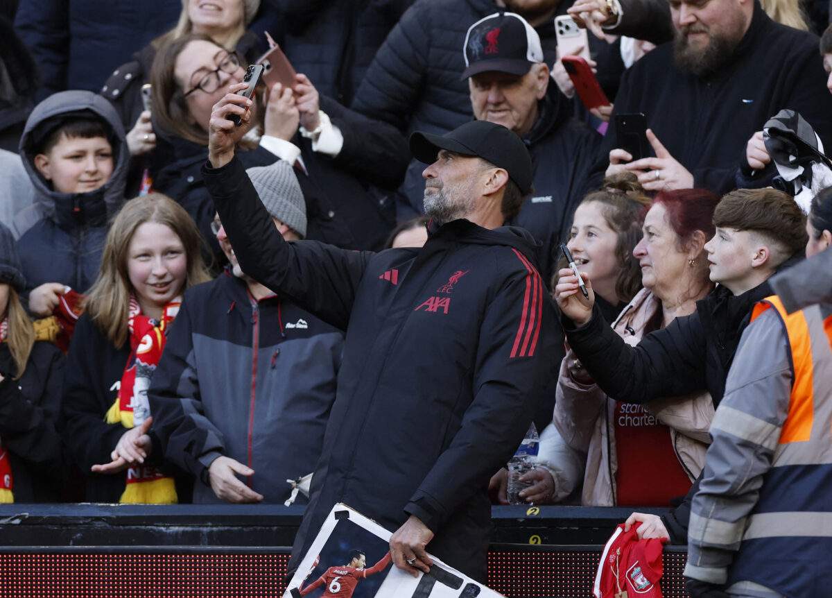 Ελένη Τσολάκη – Παύλος Πετρουλάκης: Οι τρυφερές φωτογραφίες από το πάρτι γενεθλίων της κόρης τους που έγινε ενός έτους