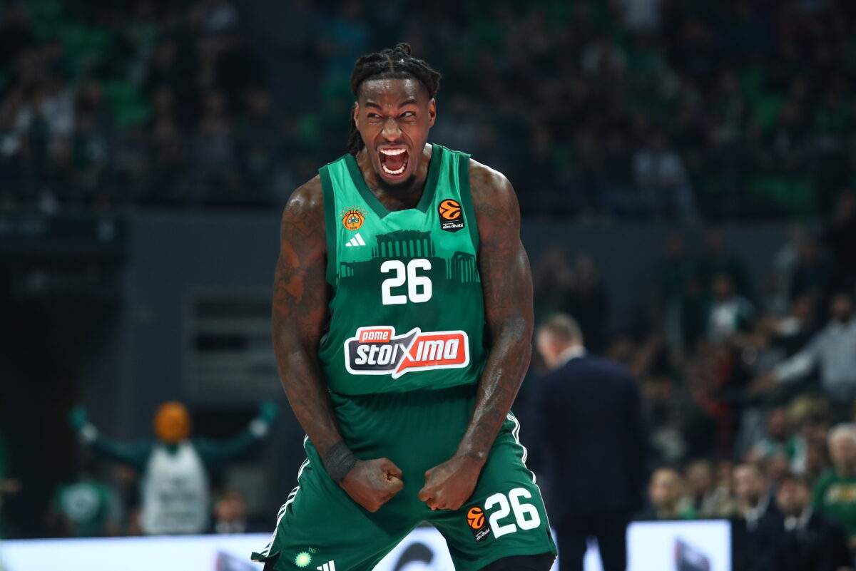 Το lapsus linguae Τασούλα μετά την παρέλαση, το βίντεο ΠΑΣΟΚ για το 1981 και οι haters