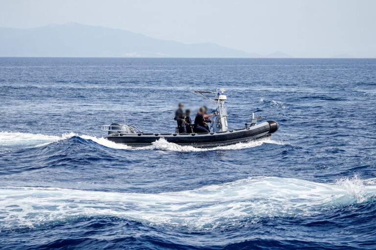 Κρήτη: Διακινητής πέταξε μετάναστες στη θάλασσα – 22 νεκροί