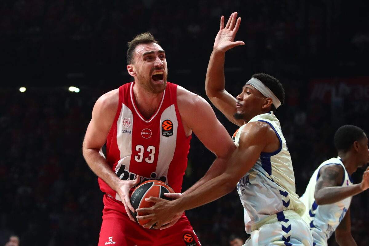 Το διαχρονικό ανοιξιάτικο look της Σίας Κοσιώνη που μπορείτε να φορέσετε σε κάθε περίσταση