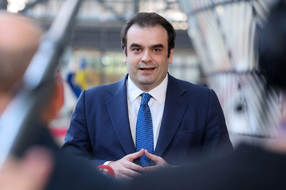 Συνταγή για χταπόδι κοκκινιστό με φάβα