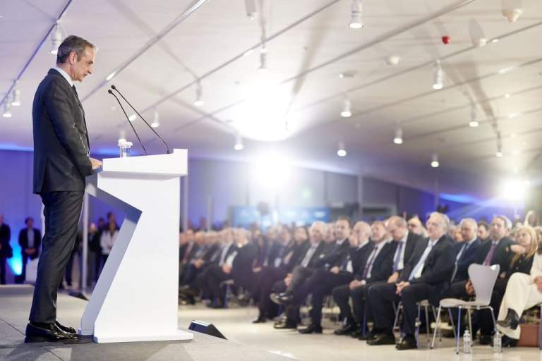 Euroleague: «Αγκαλιά» με το πλεονέκτημα ο Ολυμπιακός μετά την 22η νίκη, διπλά για Μπαρτσελόνα, Ντουμπάι, Μονακό και Παρτίζαν, δείτε βίντεο