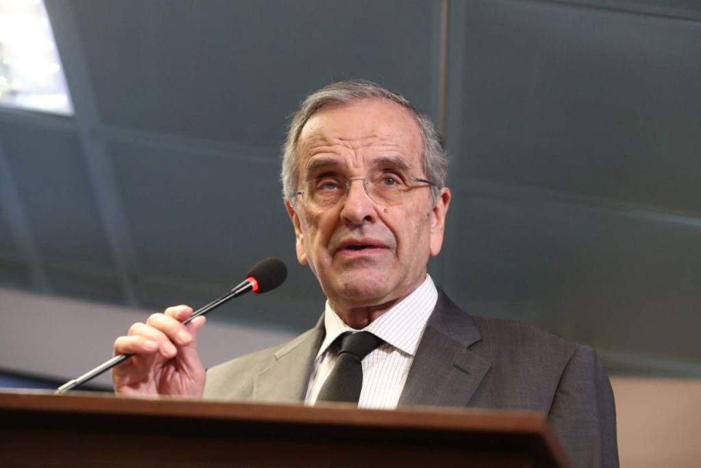 Να μ’ αγαπάς: Πετάει τον Χάρη στον δρόμο και κερδίζει την περιουσία