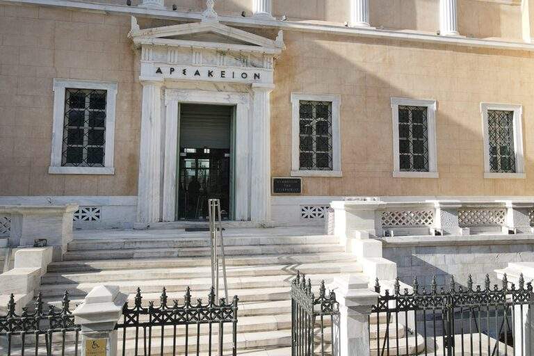 Πετρέλαιο και φυσικό αέριο: Πόσο αντέχει η Ελλάδα αν κλιμακωθεί η κρίση στη Μέση Ανατολή