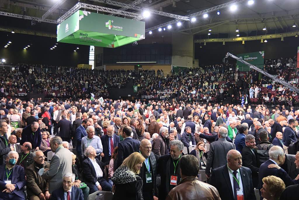 Να μ’ αγαπάς: Ορφέας και Φωτεινή μετακομίζουν σε δικό τους σπίτι