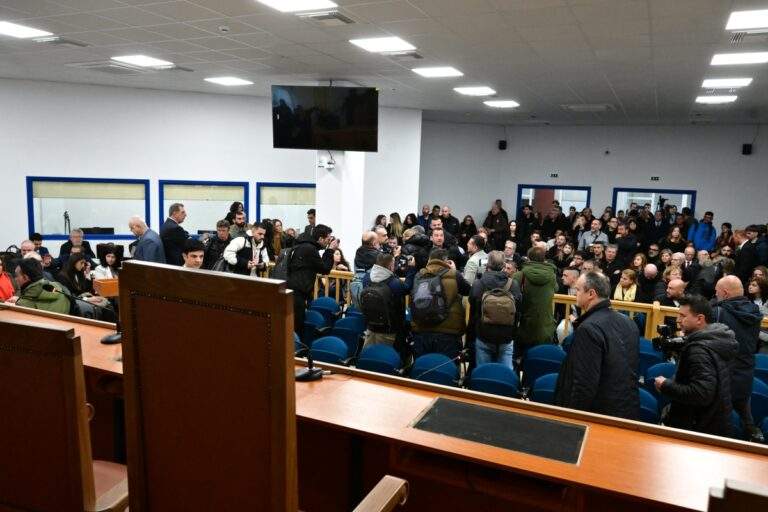 Αν οι φλέβες σου είναι ορατές, σημαίνει ότι είσαι…