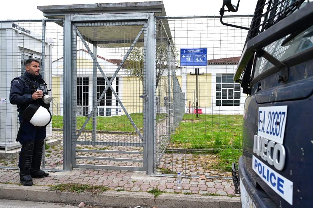 Βουλιαγμένη: Ποιο είναι το «πηγάδι του διαβόλου» όπου αγνοείται ο 34χρονος δύτης