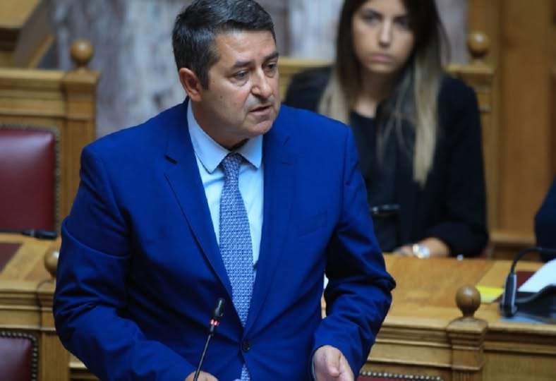 Πρώτα οι πυροβολισμοί, μετά οι θεωρίες συνωμοσίας – «Ανθούν» τα σενάρια για το τι πραγματικά συνέβη