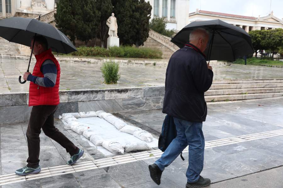 Λίτσα Πατέρα: Η στιγμή που έκλαψε στην αγκαλιά της Βίκυς Παγιατάκη