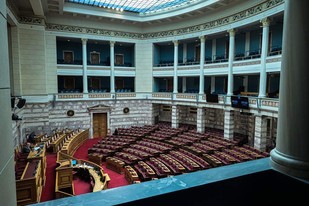 Άγιος Έρωτας: Ο Λεωνίδας προδίδει τον Νικόλαο