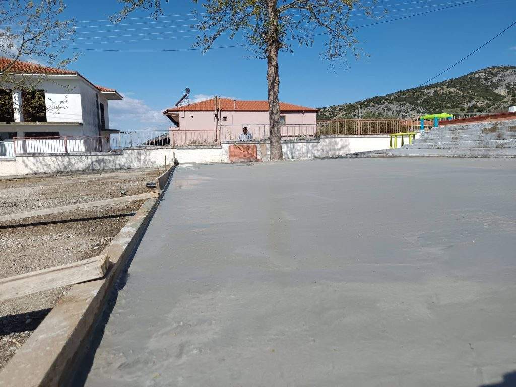 Μια νύχτα ευλάβειας στην Ξάνθη: Πώς στολίστηκαν φέτος οι Επιτάφιοι στις ενορίες μας