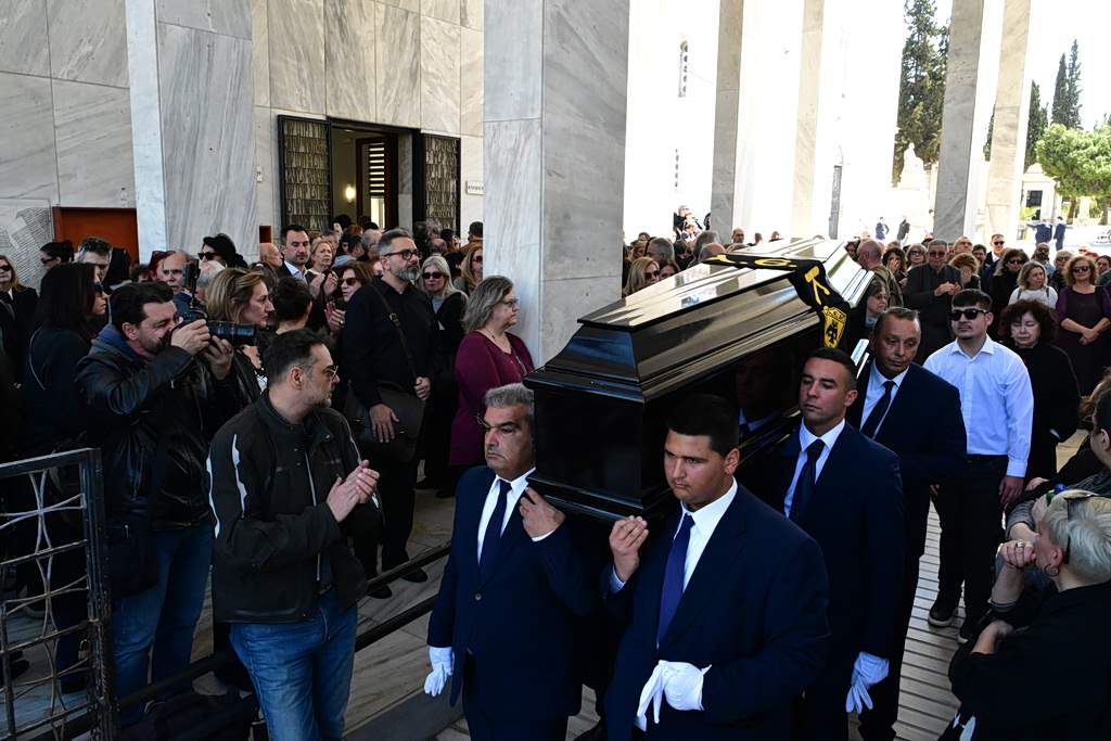 Άγιος Έρωτας: Ο Κυριάκος αντιμέτωπος με τα παιδιά του