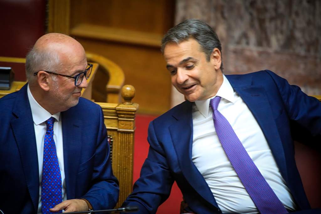 Porto Leone: Άντζελα και Γαλήνη γράφουν το τέλος των Καπετανάκων