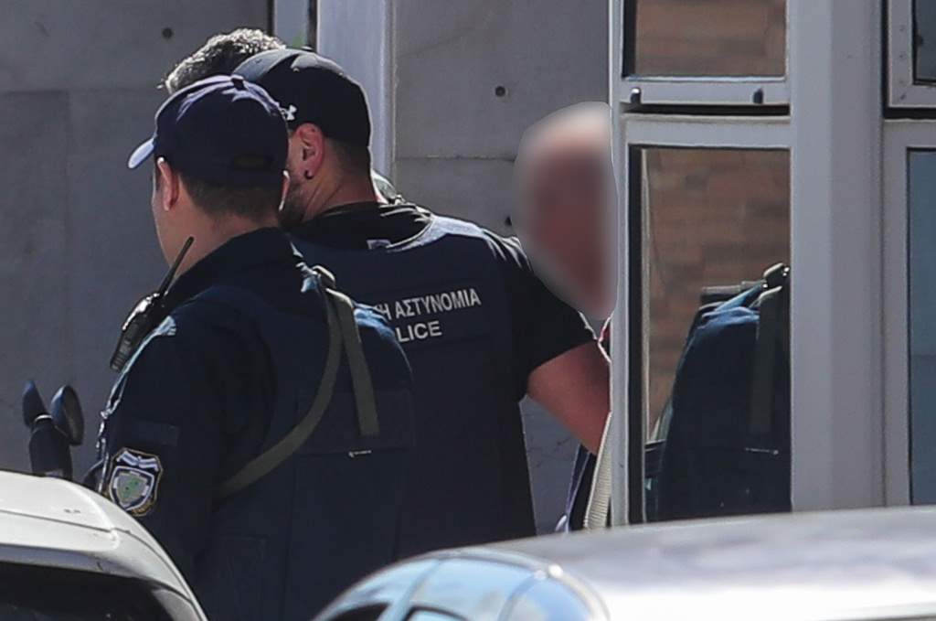 Να μ΄ αγαπάς: Εβίτα και Χάρης χτυπάνε τη Βέρα – «Σε θέλει για τα λεφτά»