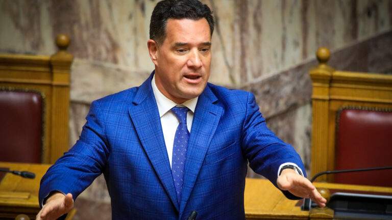 Κεφαλονια: Η άφιξη των συλληφθέντων για τον θάνατο της Μυρτώς στα δικαστήρια