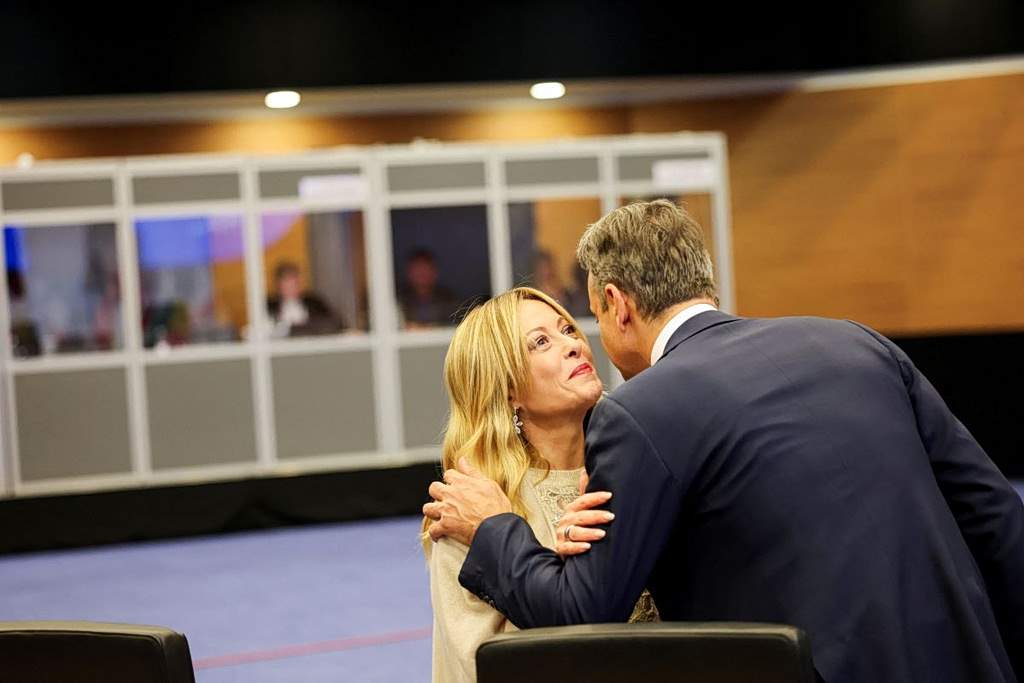Άγιος Έρωτας: Η Χλόη πέφτει θύμα του Λεωνίδα και τελικά την…