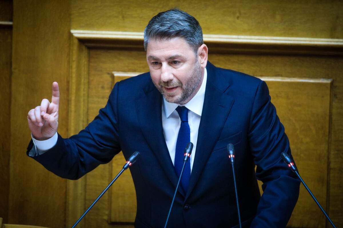 Ηλεκτρικά αυτοκίνητα: Πώς γίνονται «mini power plants» – H Ελλάδα μένει πίσω