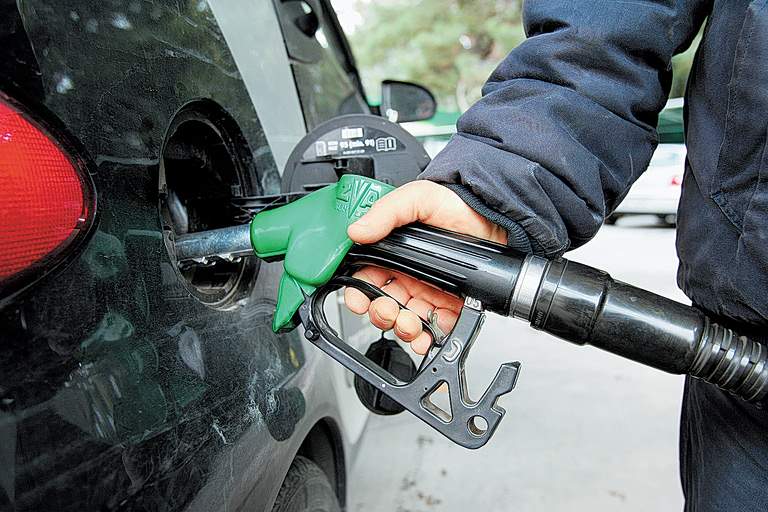 Περίπου 1.500 ναύτες των ΗΠΑ έφυγαν πανικόβλητοι από το Μπαχρέιν – Δεν πήραν ούτε τις στολές τους