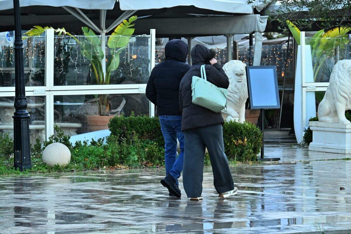 Εορταστικό ωράριο Πάσχα: Σήμερα η πρεμιέρα – Πώς θα λειτουργήσουν τα καταστήματα