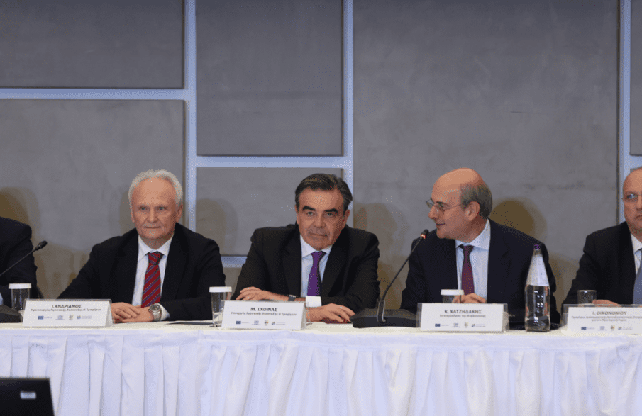 608 και 8008: Τα νέα μοντέλα της Peugeot που κοιτούν στα μάτια τον ανταγωνισμό