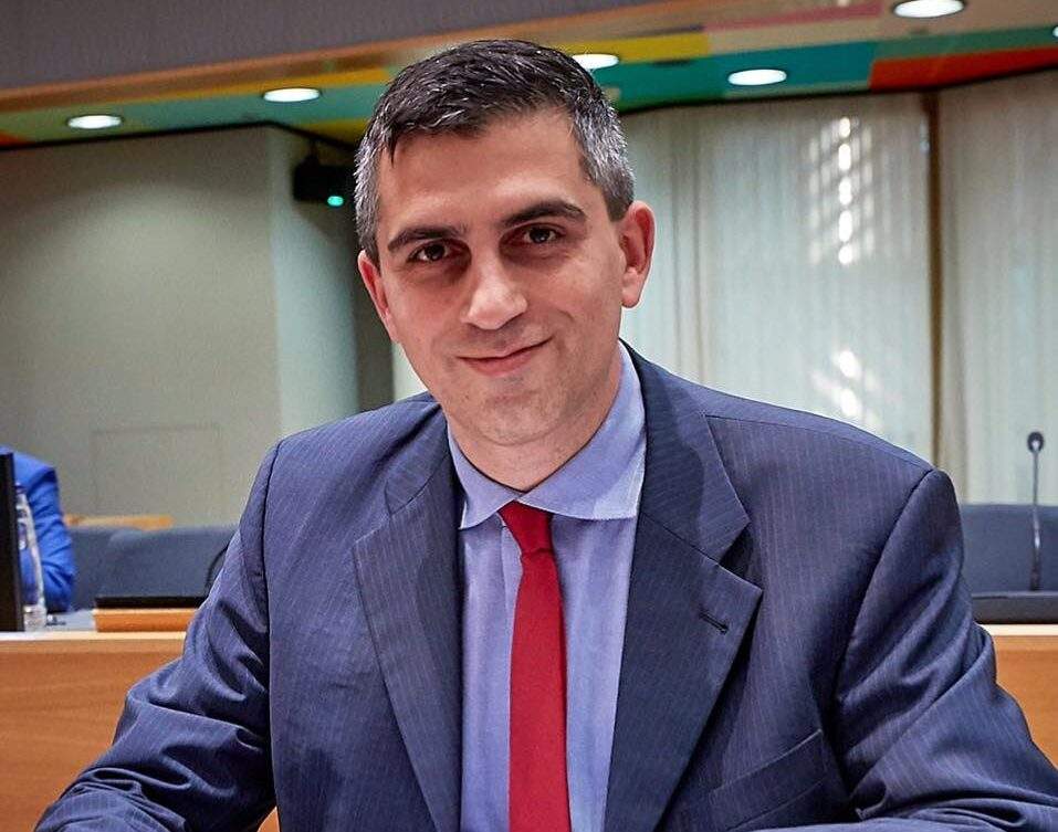 Οδηγούσε με την όπισθεν σε τούνελ της Εθνικής Οδού Πατρών-Πύργου – Δείτε βίντεο