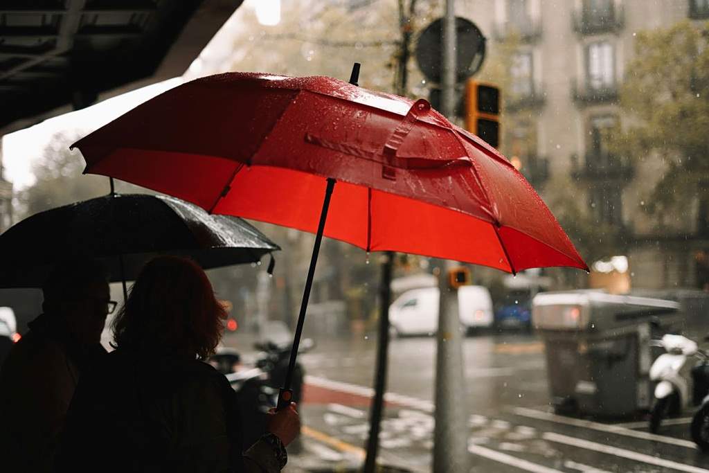 Το σπίτι δίπλα στο ποτάμι: Γεννάει παιδί αγνώστου πατρός