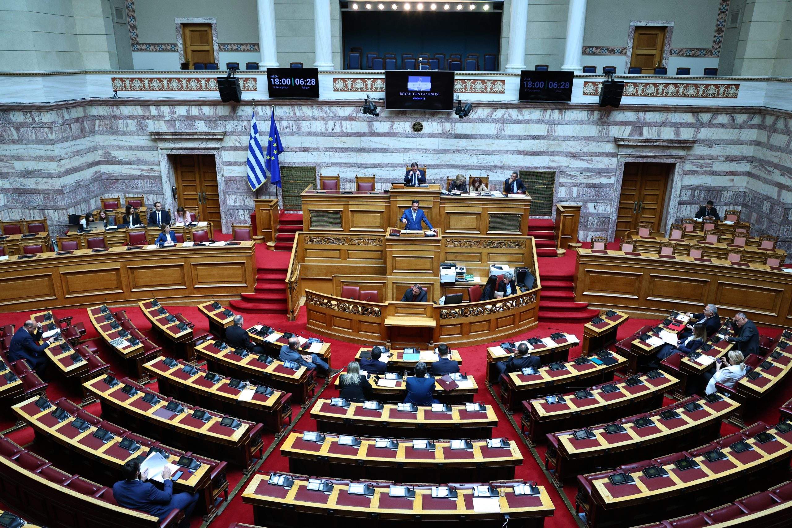 «Μιλήστε! Είμαστε δίπλα σας»: Έκκληση Ζαχαράκη στα παιδιά – Τι λένε οι ειδικοί με αφορμή την τραγωδία στην Ηλιούπολη