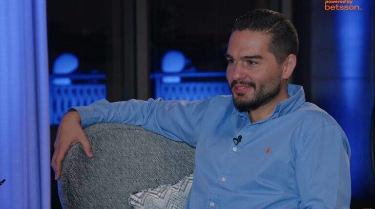 Έκρηξη ηφαιστείου στην Ινδονησία: Δύο νεκροί, αγωνία για 20 ορειβάτες – Συγκλονίζουν τα βίντεο