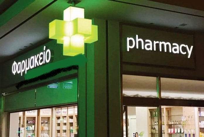 Μην τρίβετε τον φούρνο! Το 5λεπτο κόλπο που τον καθαρίζει χωρίς χημικά