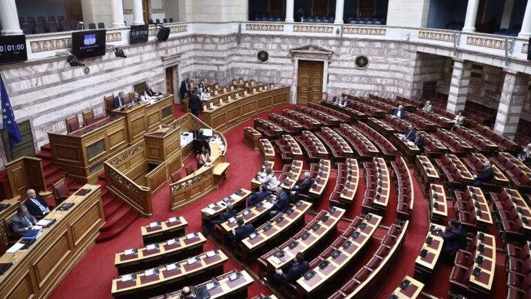 Ισχυρός σεισμός στην ανατολική Τουρκία: Δόνηση 5,6 Ρίχτερ ξύπνησε νωπές μνήμες