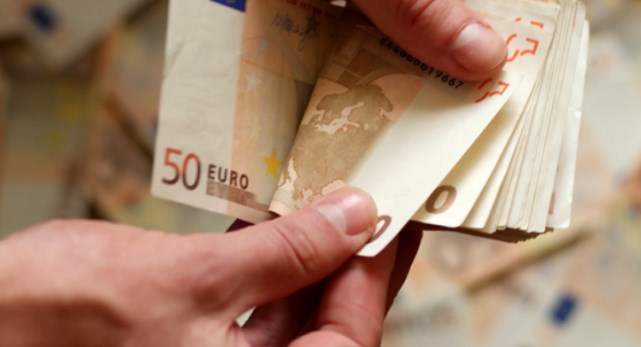 Αμπάς Αραγτσί: Οι ΗΠΑ πρέπει να επωμιστούν το «αυξανόμενο οικονομικό βάρος» από τον «πόλεμο επιλογής» του Τραμπ