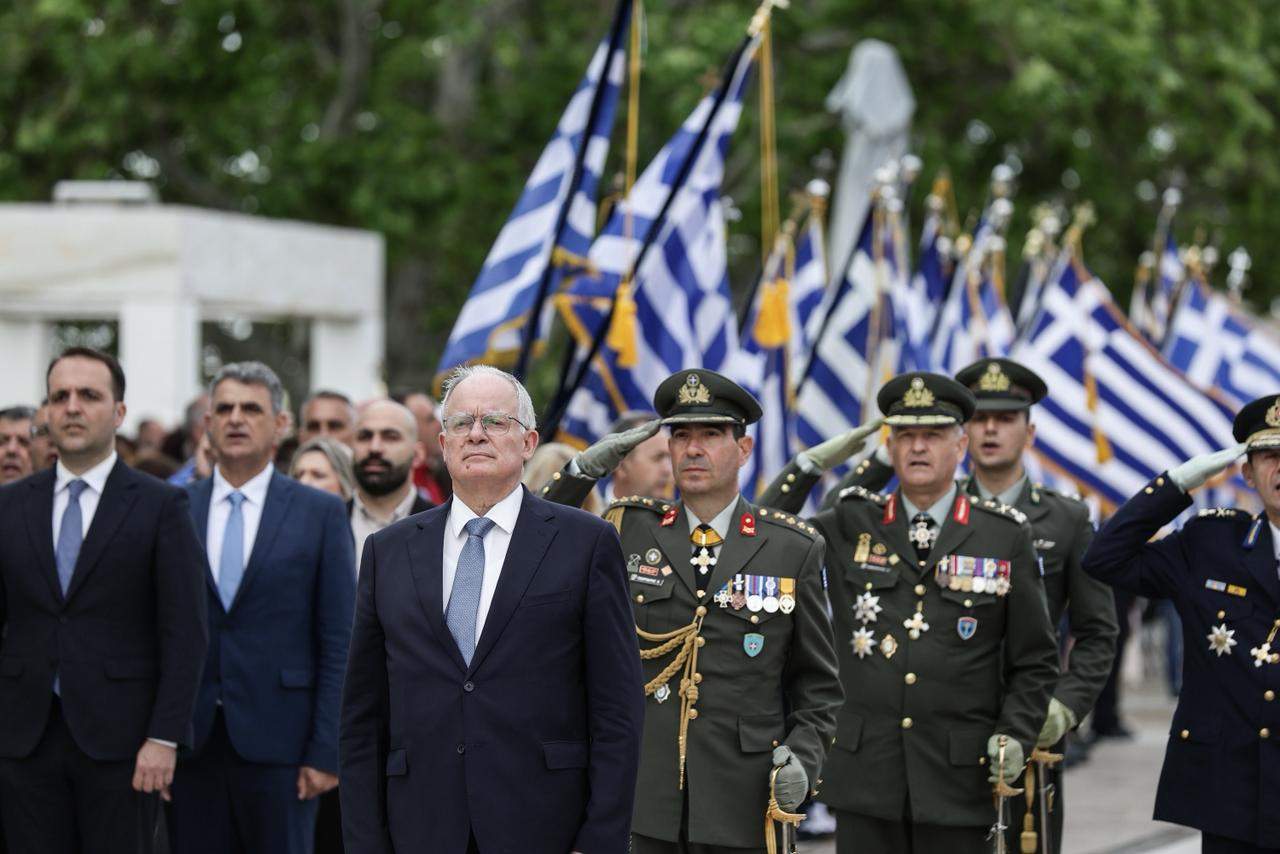 Ο θρήνος του ρινοδέλφινου για το νεκρό δελφινάκι – Έκκληση του Ερευνητικού Κέντρου Διάσωσης και Περίθαλψης Κητωδών «ΑΡΙΩΝ»