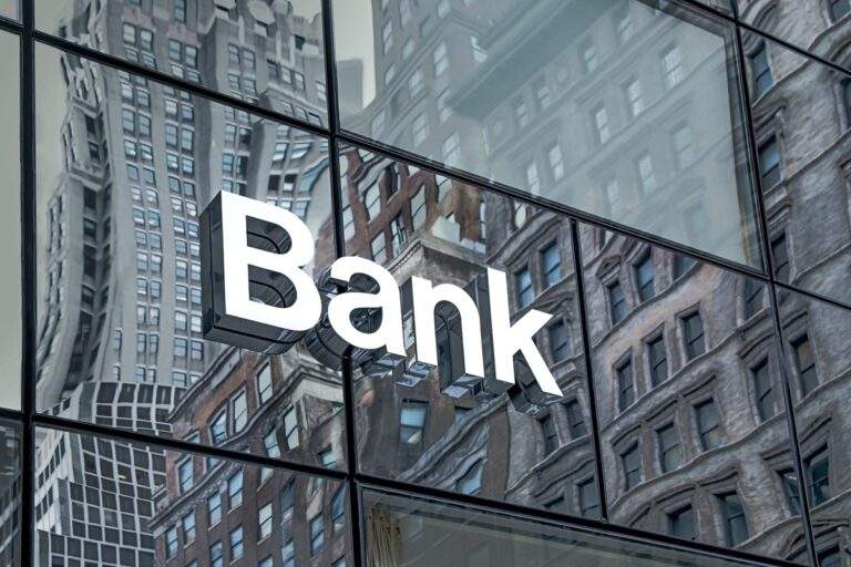 «Συγχαρητήρια Έλληνες, τα μνημόνια άξιζαν τον κόπο»: Ο Μερτς «έπλεξε» το εγκώμιό μας στον Μητσοτάκη