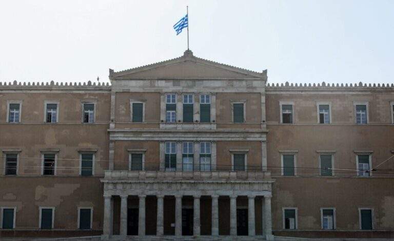Κρήτη: «Δεν φθάνει που μας εκδίωξαν, καλλιεργούσαν τις ξένες περιουσίες σαν να ήταν δικές τους» – Ο φόβος και ο όρκος στον Άι Νικόλα