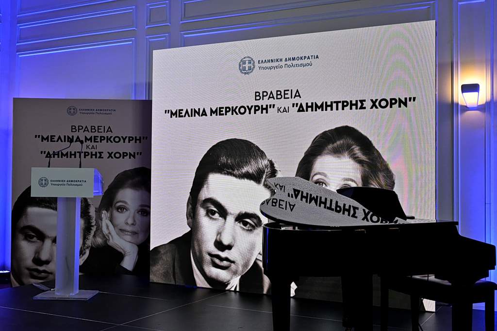 Πόρτο Λεόνε: Ο Μανώλης βρίσκει την πρώτη του αγάπη και εγκαταλείπει τ…