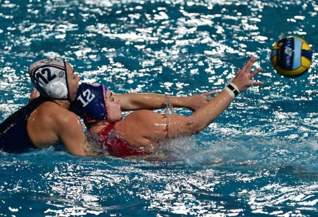 Σουηδία: Σύγκρουση στην πρώτη δοκιμή με επιβάτες – Αυτόνομο λεωφορείο στο Γκέτεμποργκ προσέκρουσε σε τραμ