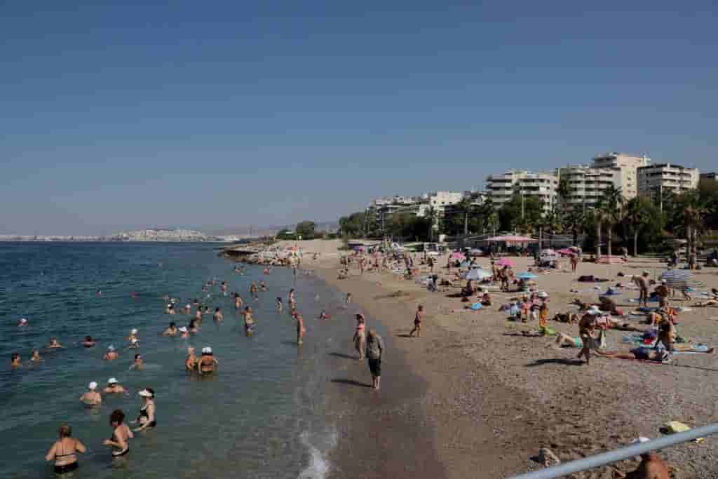 Σε τεντωμένο σκοινί η εκεχειρία στη Μέση Ανατολή: Ο αμερικανικός στρατός εξαπέλυσε πλήγματα στην περιοχή του Ορμούζ
