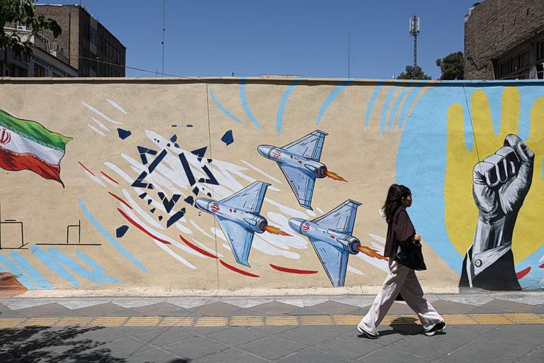 Συντετριμμένοι οι φίλοι του 17χρονου Ηλία που σκοτώθηκε σε τροχαίο με τον πατέρα του στο Ρίο, την Πέμπτη η κηδεία του