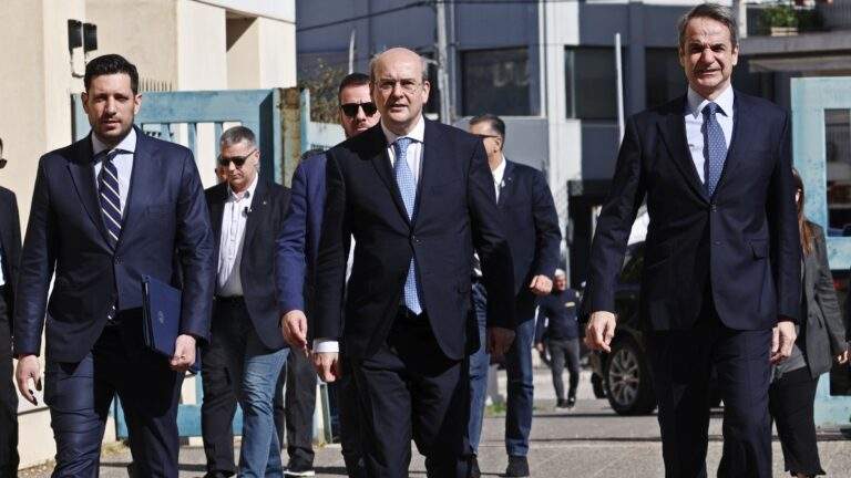 Ποια είναι η Ιρανή καλλιτέχνιδα που καταδικάστηκε σε 74 μαστιγώματα επειδή τραγούδησε χωρίς χιτζάμπ