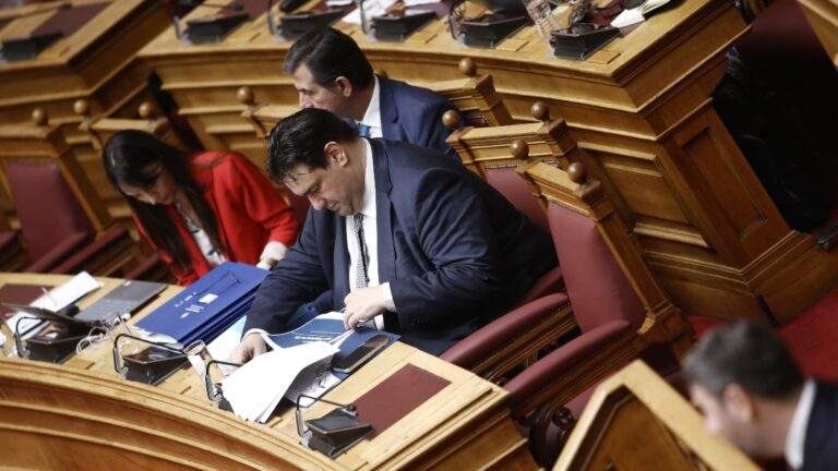 Ανάβυσσος: Νεκρός άνδρας από χτύπημα με κορμό δέντρου – Τρεις συλλήψεις