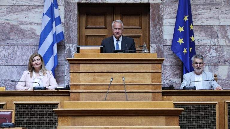 Φωτιά στην Κόνιτσα: Τα τέσσερα αδέλφια έμεναν στο κοντέινερ 30 χρόνια
