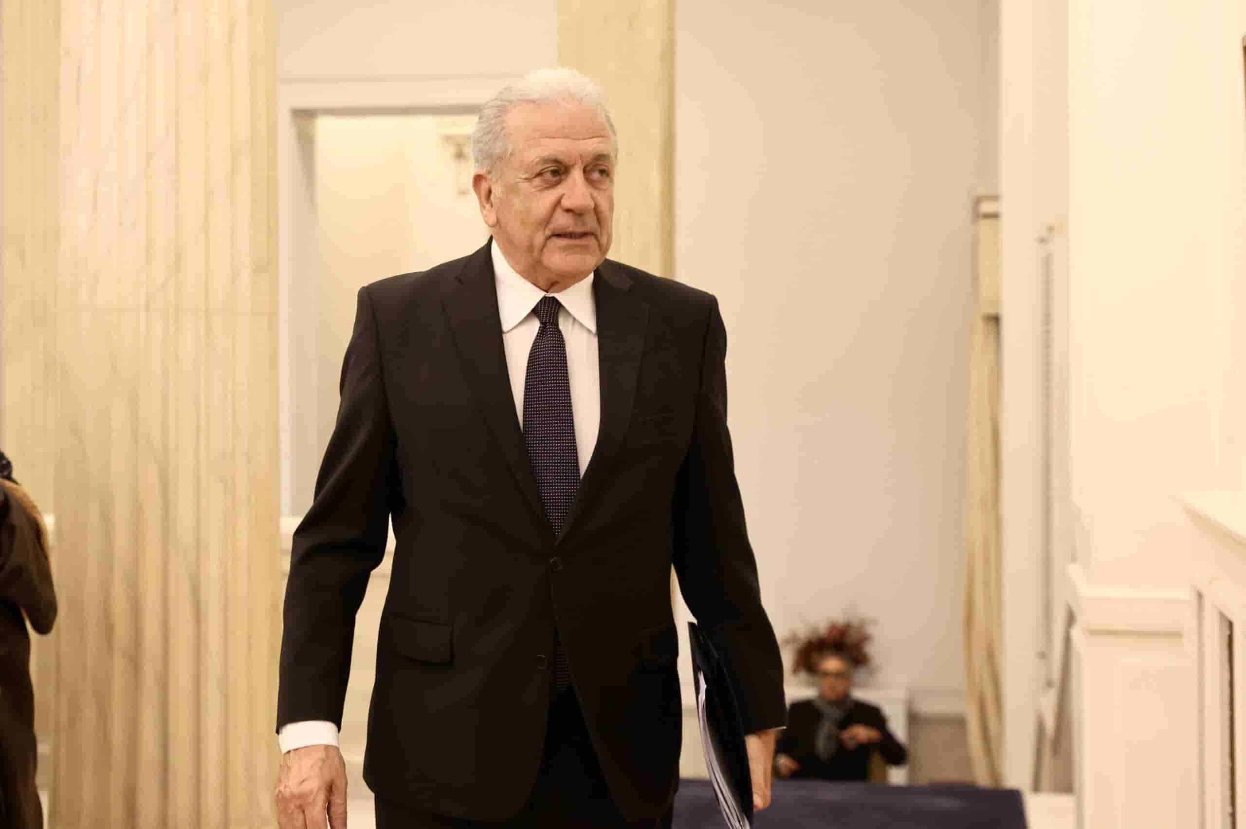 Καλοκαιρινές θερμοκρασίες, ισχυροί άνεμοι και προειδοποίηση για πυρκαγιές