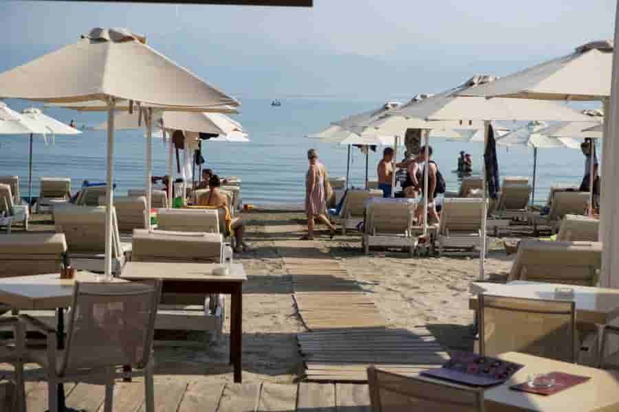Από πού κρατάει η σκούφια σου; Μια παράσταση γεμάτη χορό, τραγούδι και εκπλήξεις στη Μύρινα