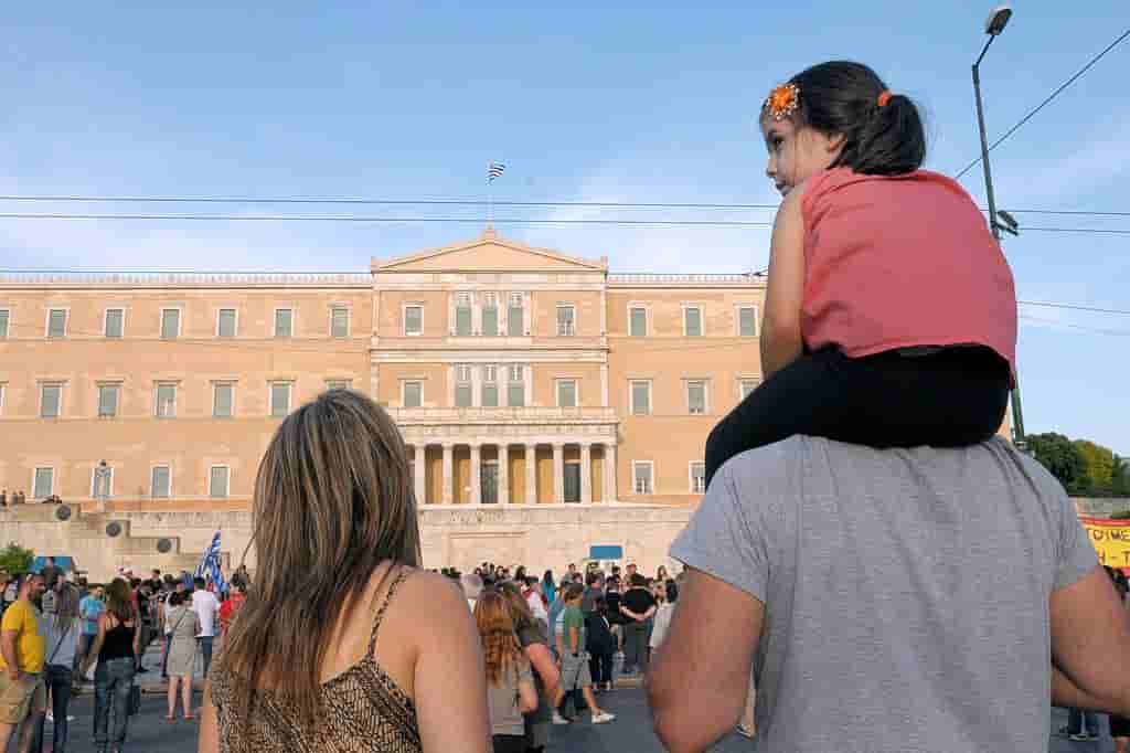 Μία νύχτα μόνο: Ο Οδυσσέας πνίγει την Αλεξάνδρα και την οδηγεί στ…